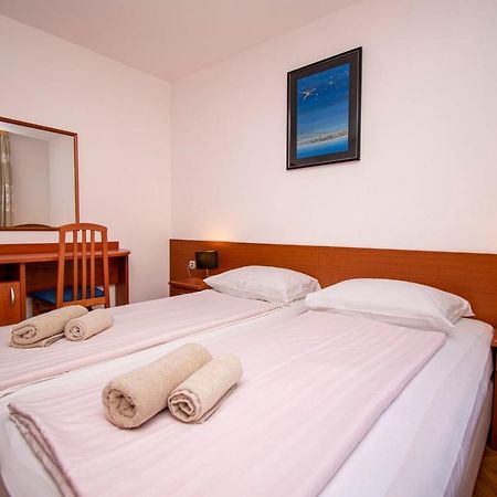 Holiday Apartment 50M From The Beach Pjescana Uvala Eksteriør billede