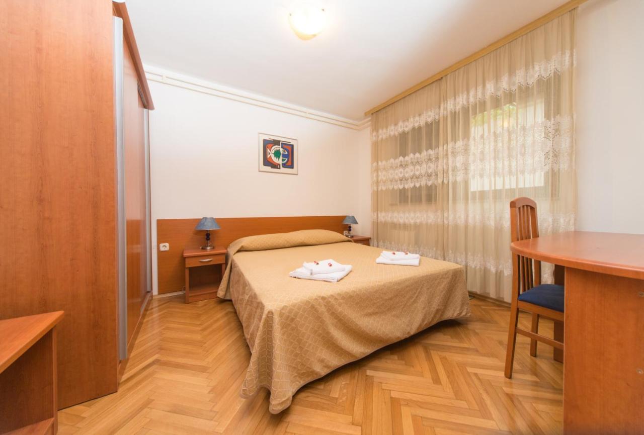 Holiday Apartment 50M From The Beach Pjescana Uvala Eksteriør billede