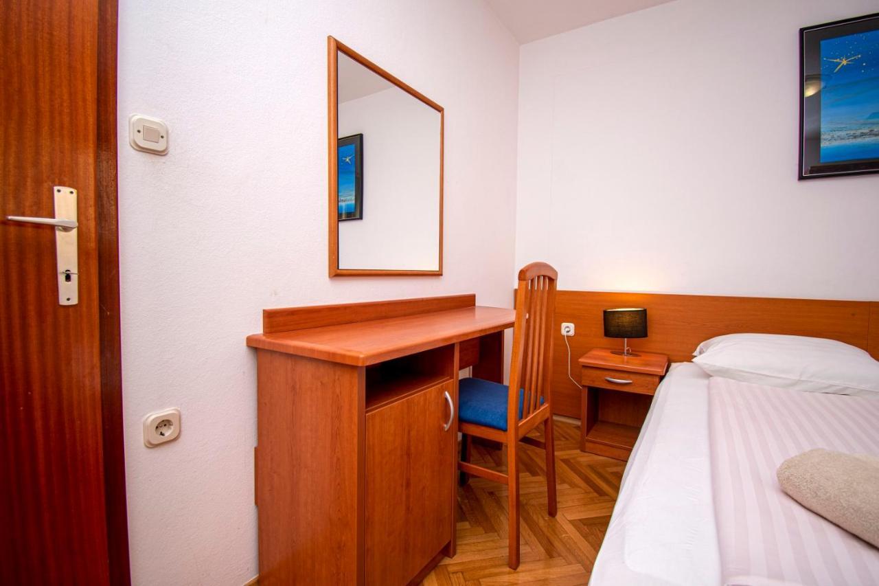 Holiday Apartment 50M From The Beach Pjescana Uvala Eksteriør billede