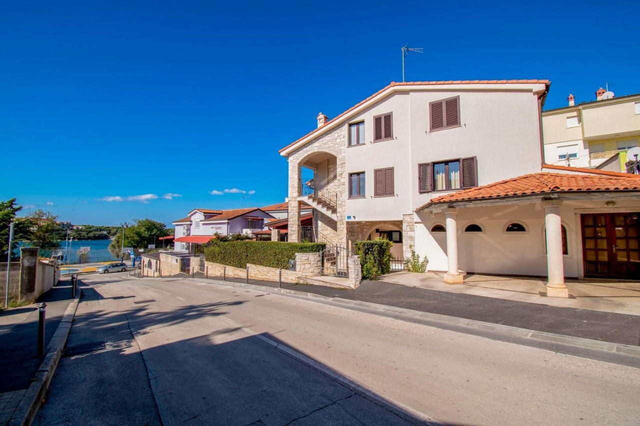 Holiday Apartment 50M From The Beach Pjescana Uvala Eksteriør billede