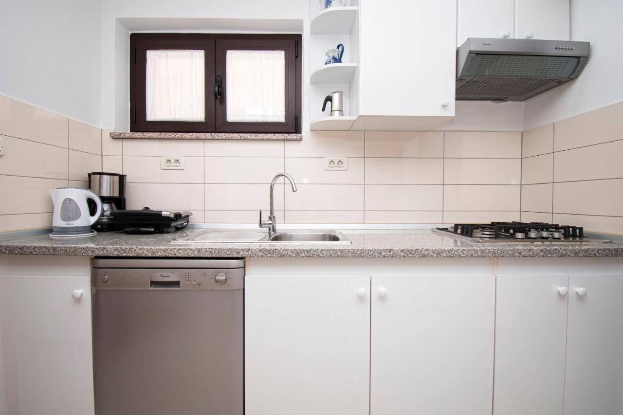 Holiday Apartment 50M From The Beach Pjescana Uvala Eksteriør billede